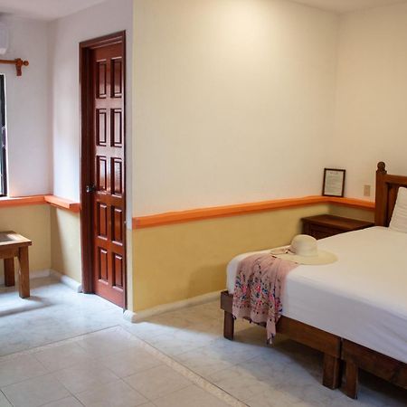 Hotel Vista Caribe 5Ta Av A 5 Pasos De La Playa Playa del Carmen Bagian luar foto
