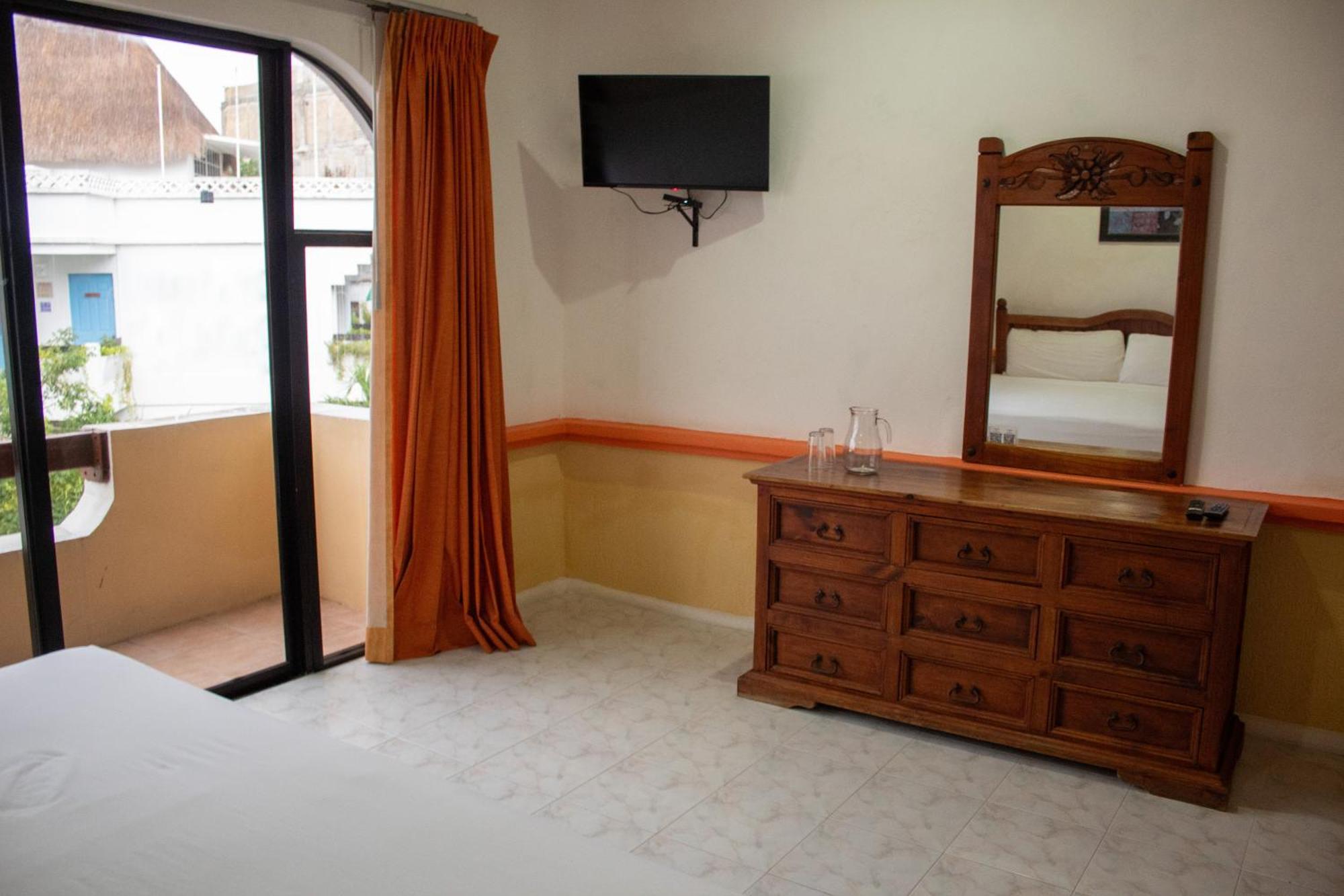 Hotel Vista Caribe 5Ta Av A 5 Pasos De La Playa Playa del Carmen Bagian luar foto