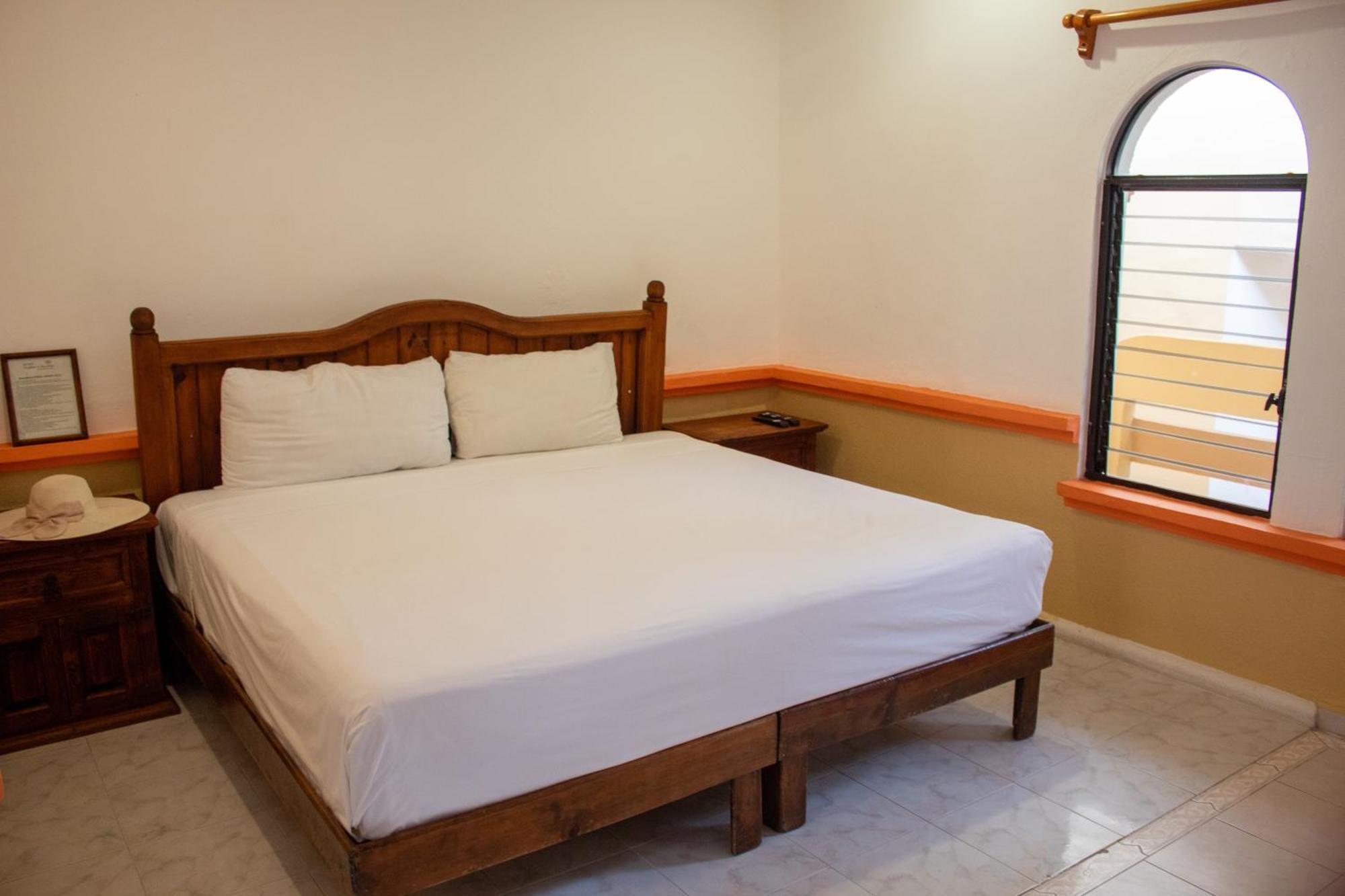 Hotel Vista Caribe 5Ta Av A 5 Pasos De La Playa Playa del Carmen Bagian luar foto