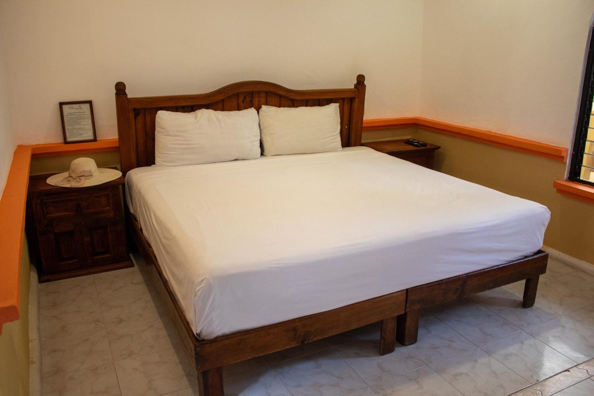 Hotel Vista Caribe 5Ta Av A 5 Pasos De La Playa Playa del Carmen Bagian luar foto