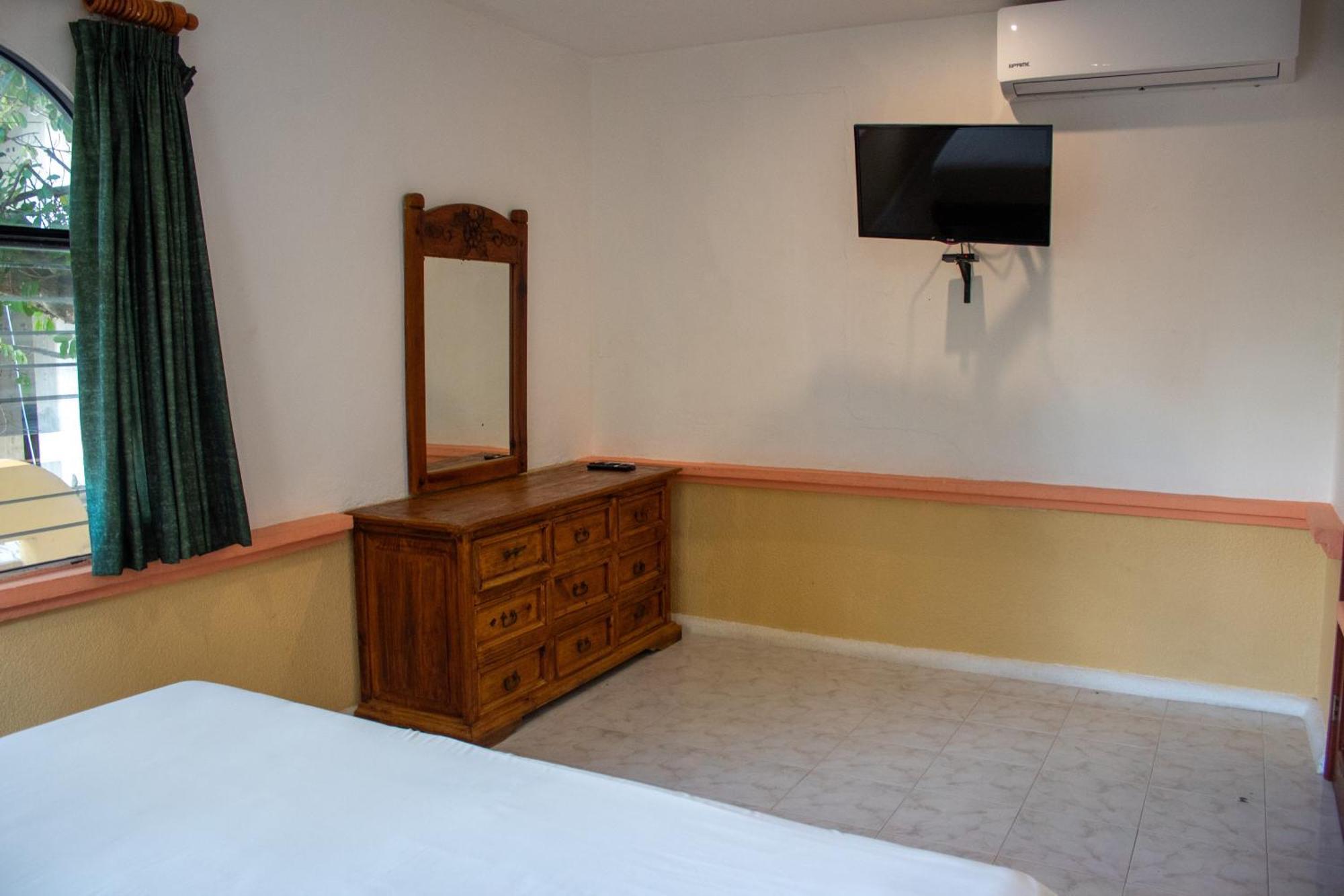 Hotel Vista Caribe 5Ta Av A 5 Pasos De La Playa Playa del Carmen Bagian luar foto