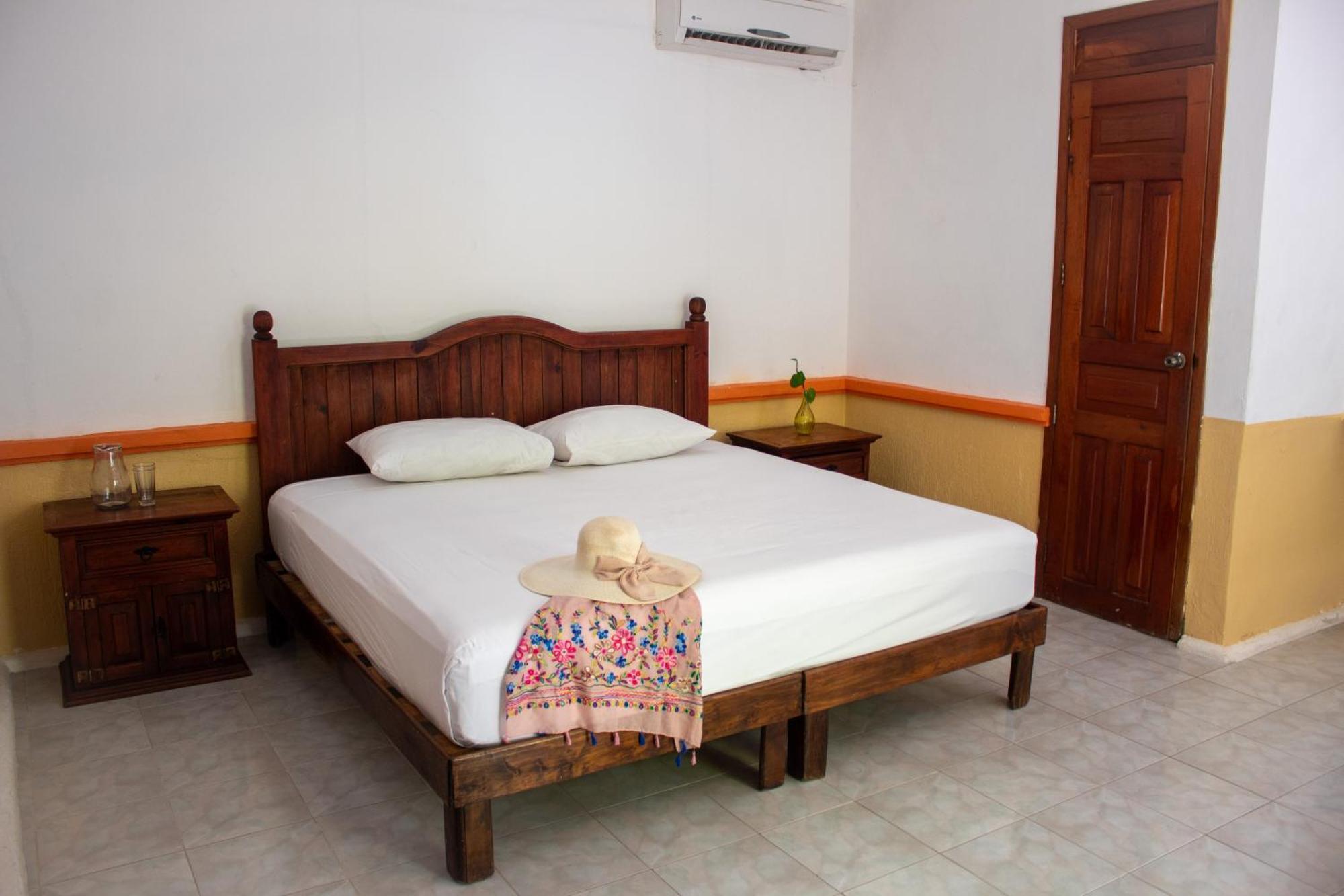 Hotel Vista Caribe 5Ta Av A 5 Pasos De La Playa Playa del Carmen Bagian luar foto