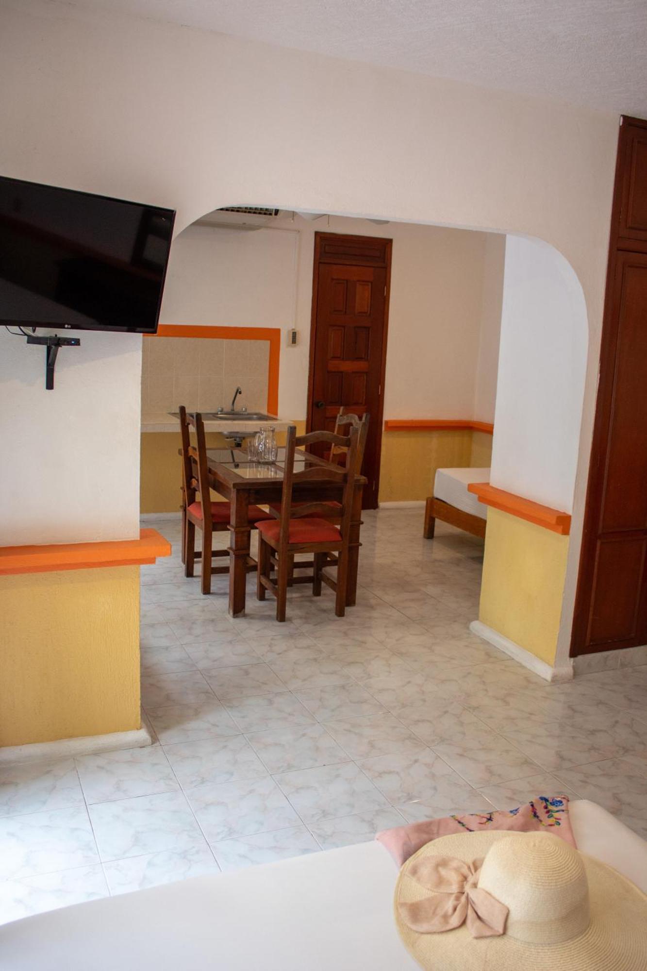Hotel Vista Caribe 5Ta Av A 5 Pasos De La Playa Playa del Carmen Bagian luar foto