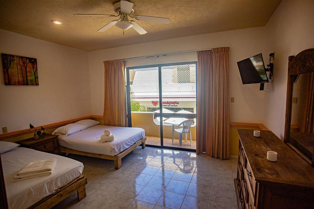 Hotel Vista Caribe 5Ta Av A 5 Pasos De La Playa Playa del Carmen Bagian luar foto